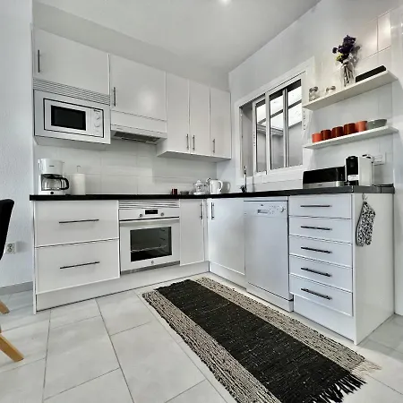 By United Renters * 또레비에하